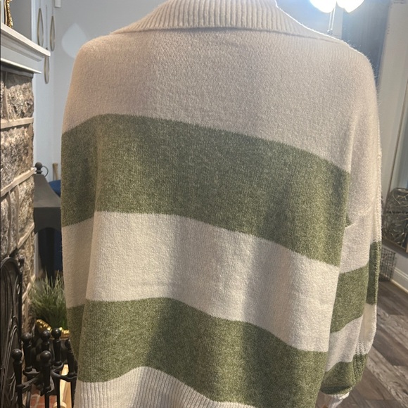 Fate Olive and Cream V-Neck Sweater - Picture 3 of 4